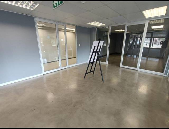 BUSINESS PROPERTY TO RENT IN CRESTA